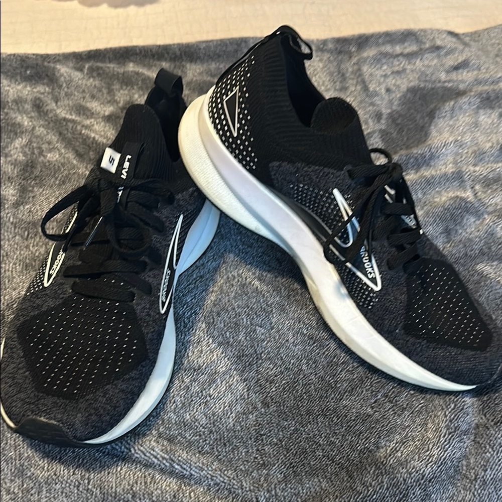 Saucony Black Running Shoes